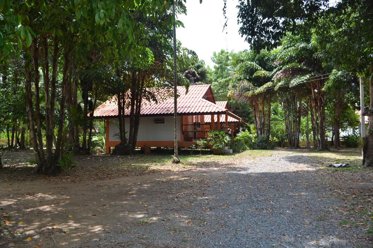 ホテル Baan Chid Talay チャン島 エクステリア 写真