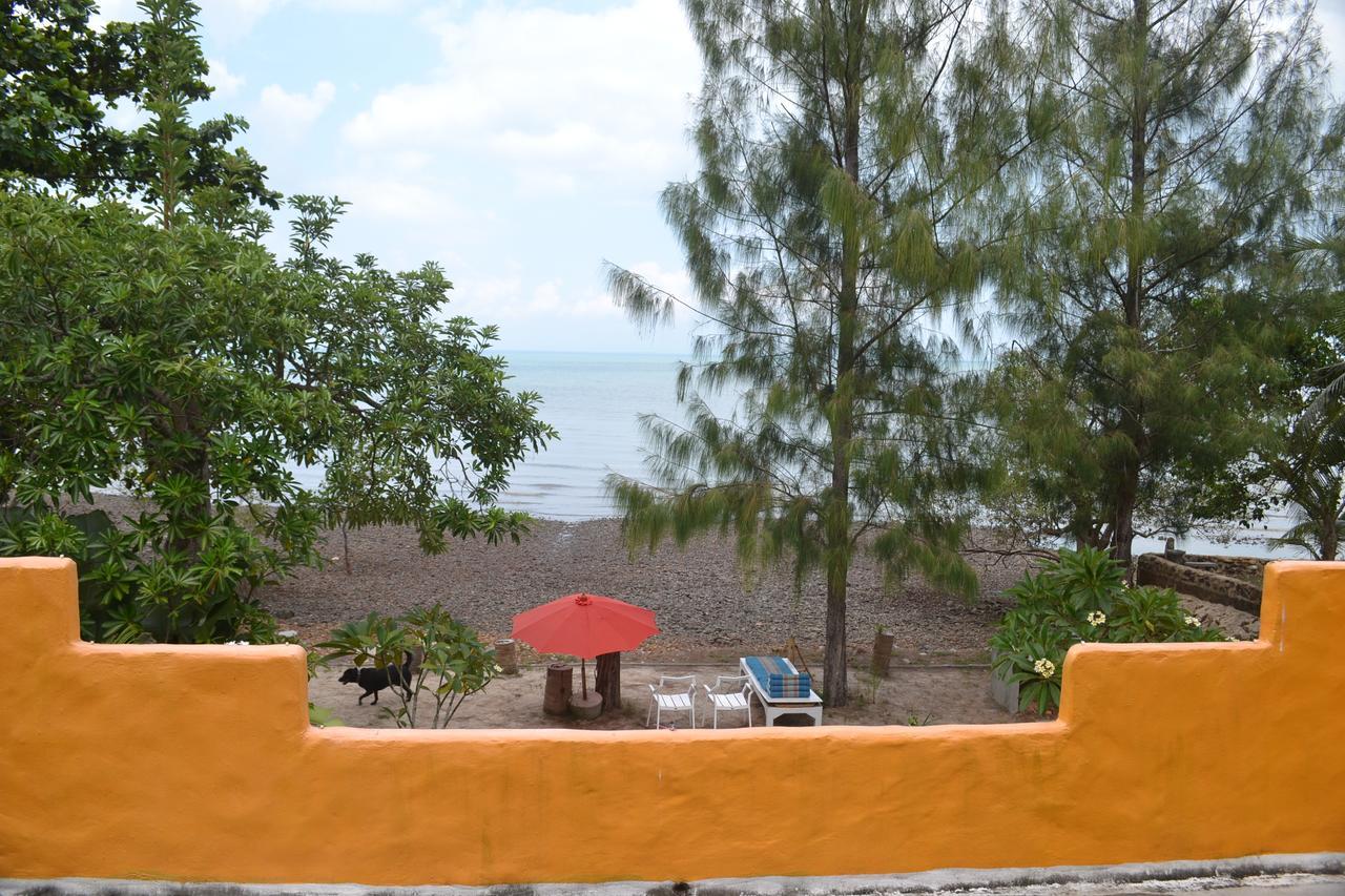 ホテル Baan Chid Talay チャン島 エクステリア 写真